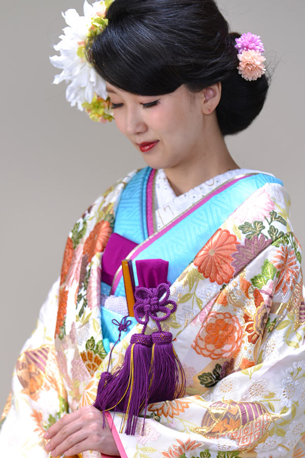 糸巻に菊花の打掛にブルー掛下