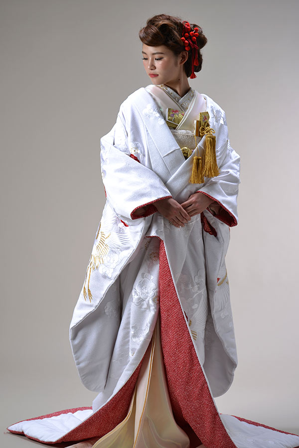 白無垢　赤梅に鶴