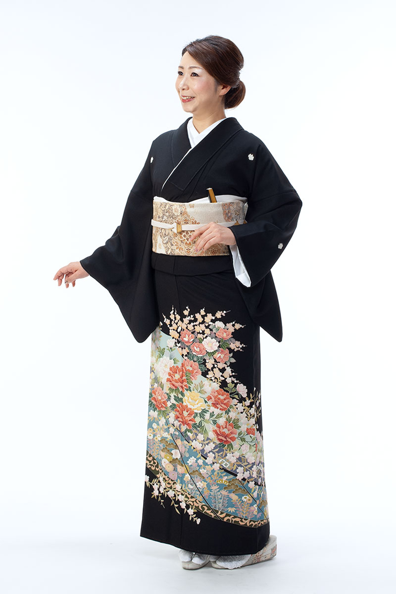 410黒留袖（道長取り牡丹）