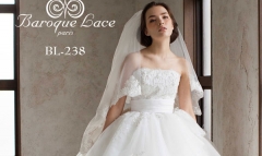 【レンタル可能】刺繍がポイントのエアリーなプリンセスラインのウェディングドレス