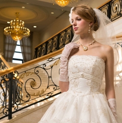 【レンタル可能】チャペルウエディングはもちろんガーデンウェディングでも輝くドレス