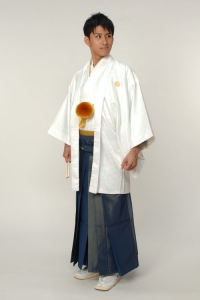 ホワイト紋付袴