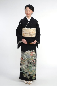 牡丹と花草の留袖 黒留袖